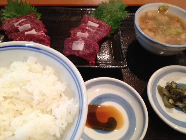 築地場外で唯一の鯨専門店『鯨の登美粋』東京