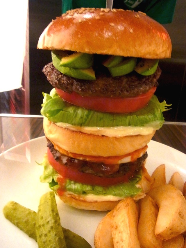 肉の塊にガッツリ喰らい付きたい！渋谷区・新宿区で食べられるジューシーハンバーガー店3選！！