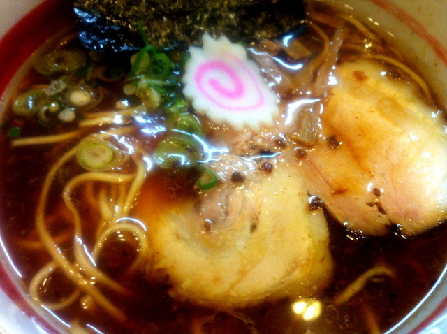 醤油の濃厚さ×麺の相性抜群！絶対におさえたい大阪醤油ラーメン3選！