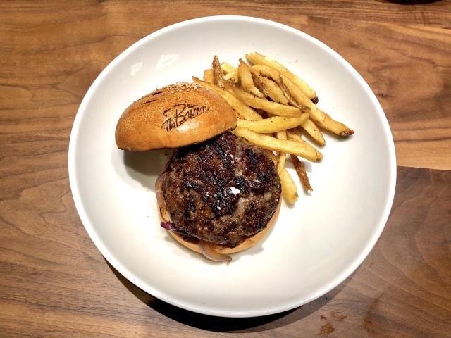 【The Burn(ザバーン)】肉の旨味がダイレクトに届くシンプルなハンバーガー