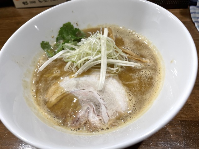 大阪・堺筋本町駅周辺で旨いラーメンが食べたい！編集部激推しの癖になる一杯！