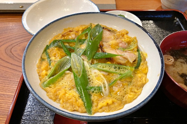 【ちょう吉】昼限定 焼鳥屋の”こだわりの親子丼”が絶品!とろとろじゅぶじゅぶ系。独自の美味しさを追求した究極の親子丼