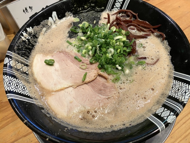 【博多一双 祇園店】旨味を最大限に引き出した豚骨カプチーノ!