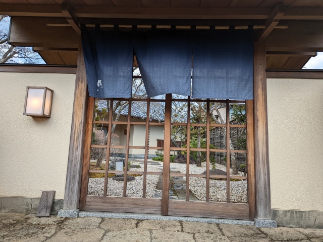 全国各地からお客さんが集まる静岡のうなぎを使用したヤバいお店「瞬」