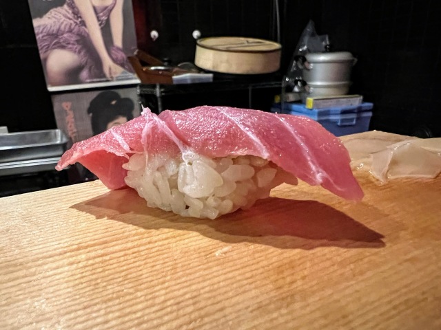 【立ち食い寿司処印(イン)】宮崎の繁華街で深夜まで営業している立ち食い寿司屋
