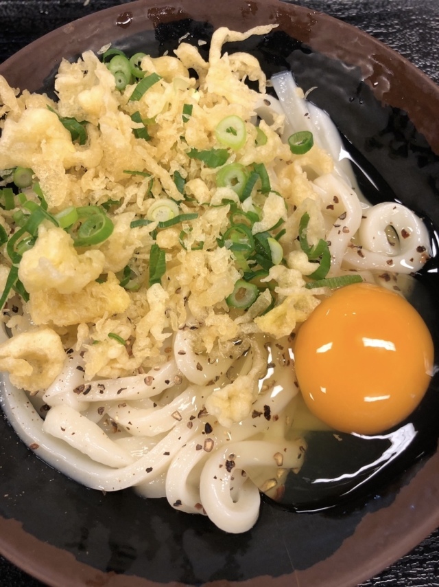 【手打十段 うどんバカ一代】カルボナーラ風釜バターうどん