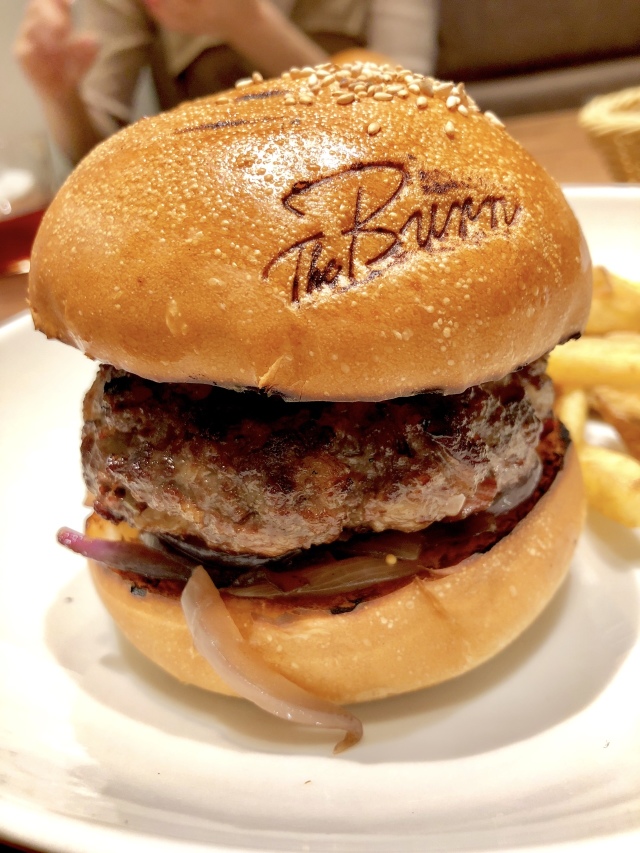 たまにはランチでガッツリとハンバーガーを！テリヤキ編集部がおススメする都内絶品ハンバーガー３選！