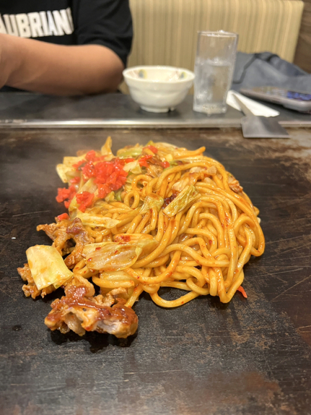 【あじくらや】大阪で美味しい焼きそばを食べるならここ！特製の甘めソースが癖になる！