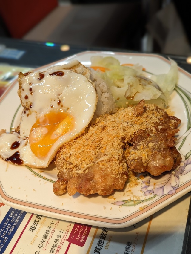 【香港 贊記茶餐廳 飯田橋店】ここは香港!?と錯覚する雰囲気と現地の味の再現性
