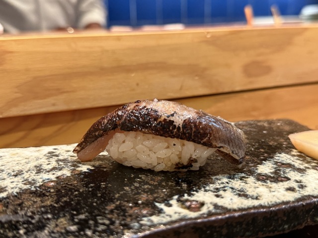 銀座の緊張感を心地よく解きほぐす、端正な技と温かなもてなし。銀座「おかべ」