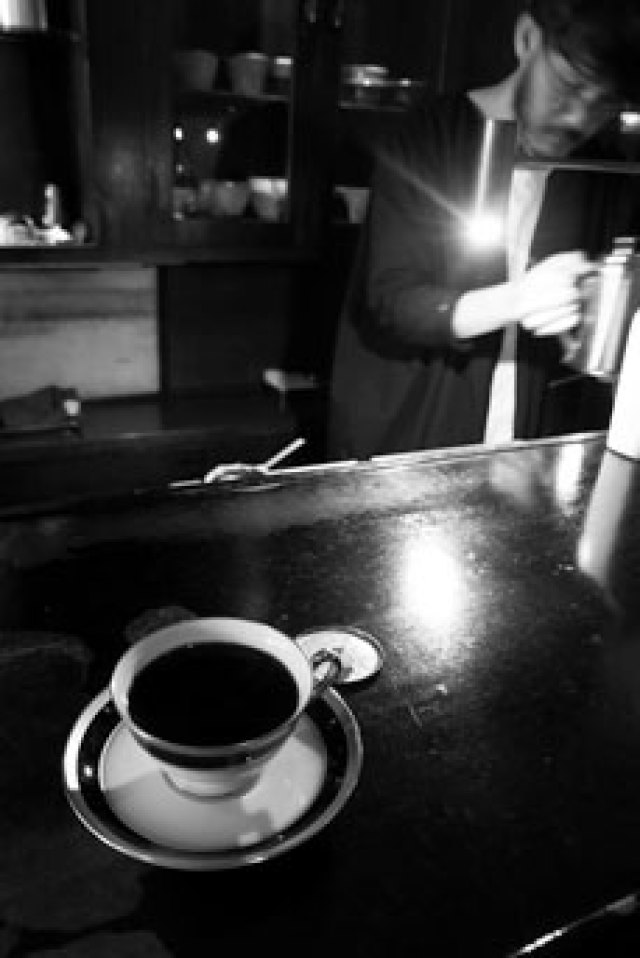 わずかな時間でも気持ちの安らぐ珈琲焙煎所 - 井尻珈琲焙煎所 - 大阪府 | TERIYAKI [テリヤキ]