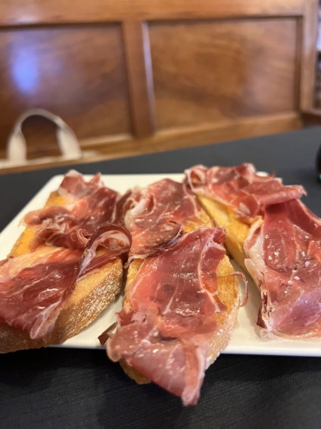 ハモンセラーノが美味しいお店 La Viña del Ensanche(ラ ビーニャ デル エンサンチェ) ビルバオ