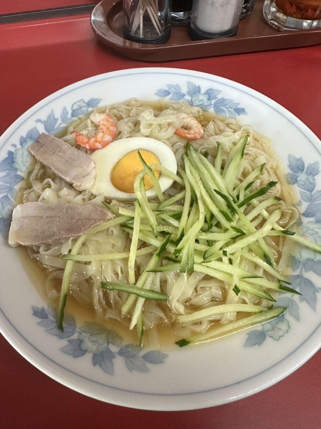 呉名物の冷麺は平打ち麺でツルッと食べられる。 中華そば・冷麺 呉龍 (ゴリュウ) 広島県 TERIYAKI [テリヤキ]