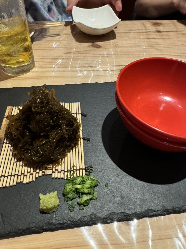 もずくそーめんが自慢の店！オリジナルハブ酒や泡盛も楽しめる