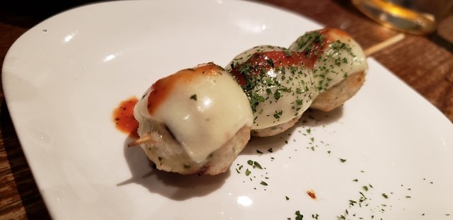 喧騒の荒木町とは反対側にある焼鳥屋