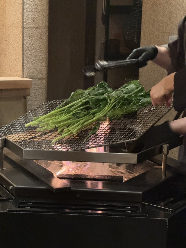 幻の膳所末富のコンセプトを引き継いだ薪焼きの店