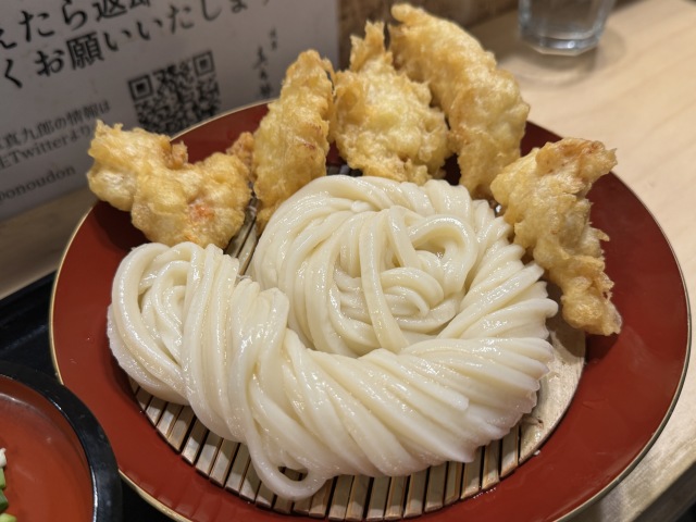 唯一無二の新食感うどんを楽しむ