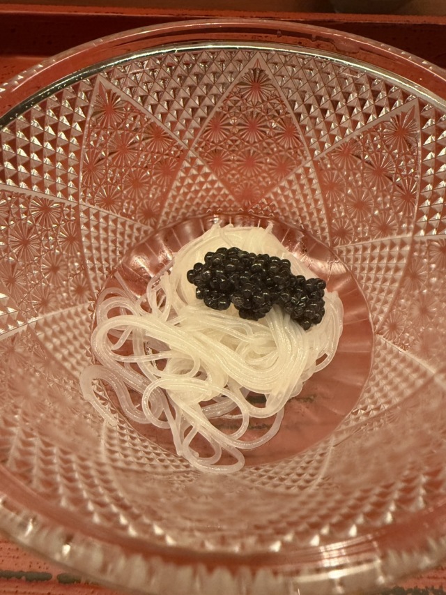 六本木の名店虎峰の流れを汲む中華小皿多品種料理店