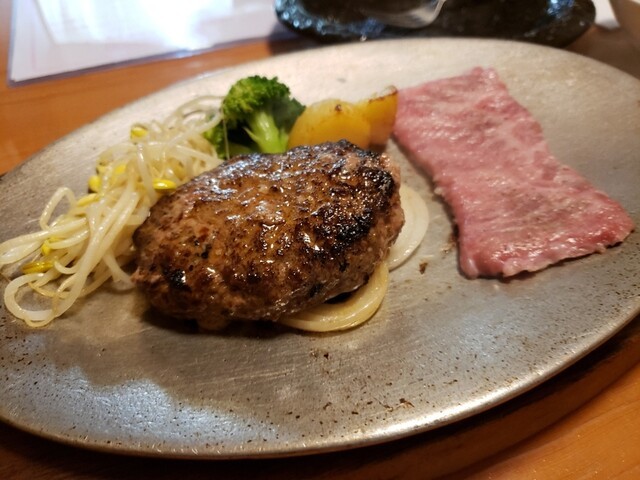 宮崎牛100%のハンバーグがすごい！