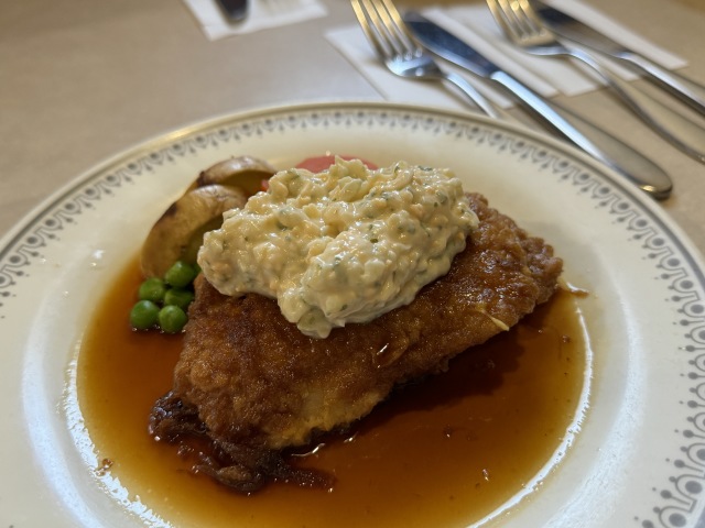 月曜＆土曜だけのお楽しみ！老舗喫茶の絶品チキン南蛮に行列必至
