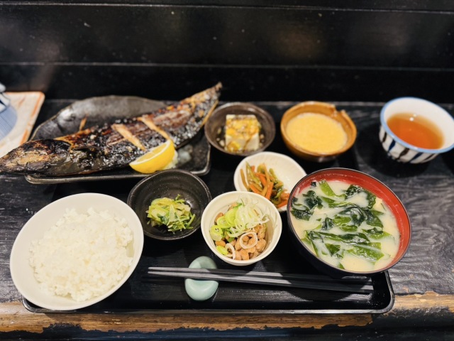 ランチ3時間限定の中目黒一（！？）最強定食屋