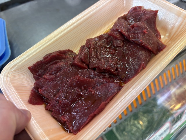 週一頭仕入れ！鮮度抜群の生馬刺しが楽しめる、静岡・御殿場の極上馬肉体験