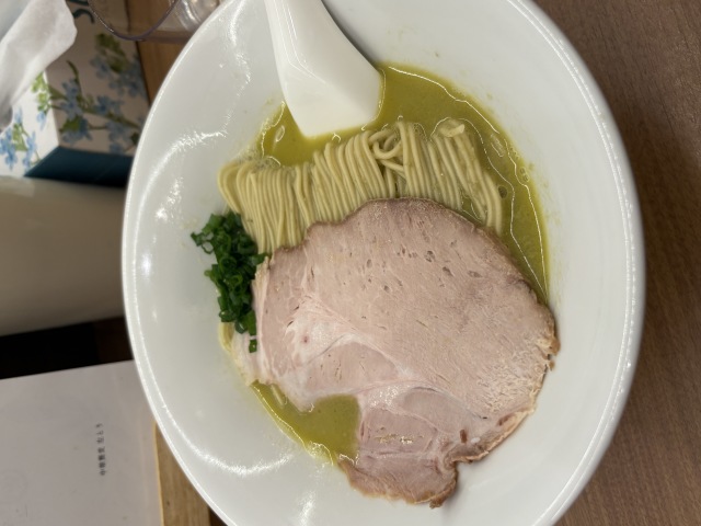 濃厚牡蠣ラーメンが話題！