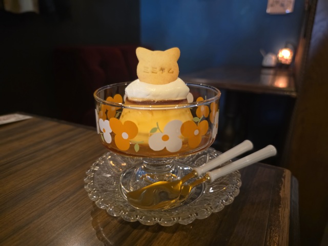 東高円寺の隠れ家カフェで味わう、極上プリンと本格コーヒーの癒し時間