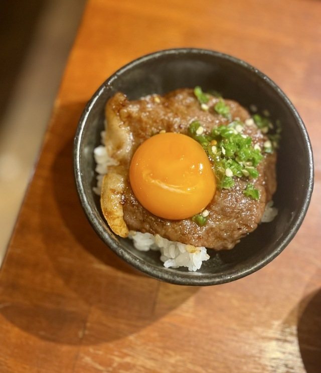 1万円で相当なボリュームとハイクオリティの焼肉が食べられるなんて…。