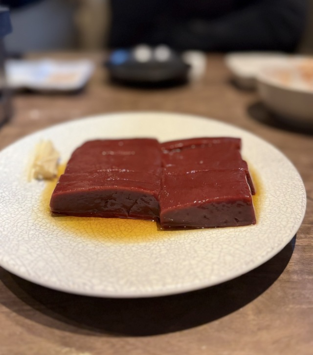 特上レバーとティラミスだけでも、わざわざ食べに行きたい…。
