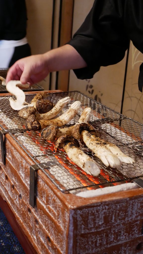 【完全招待制】比良山荘-落ち鮎&松茸食べ尽くし日帰りツアー