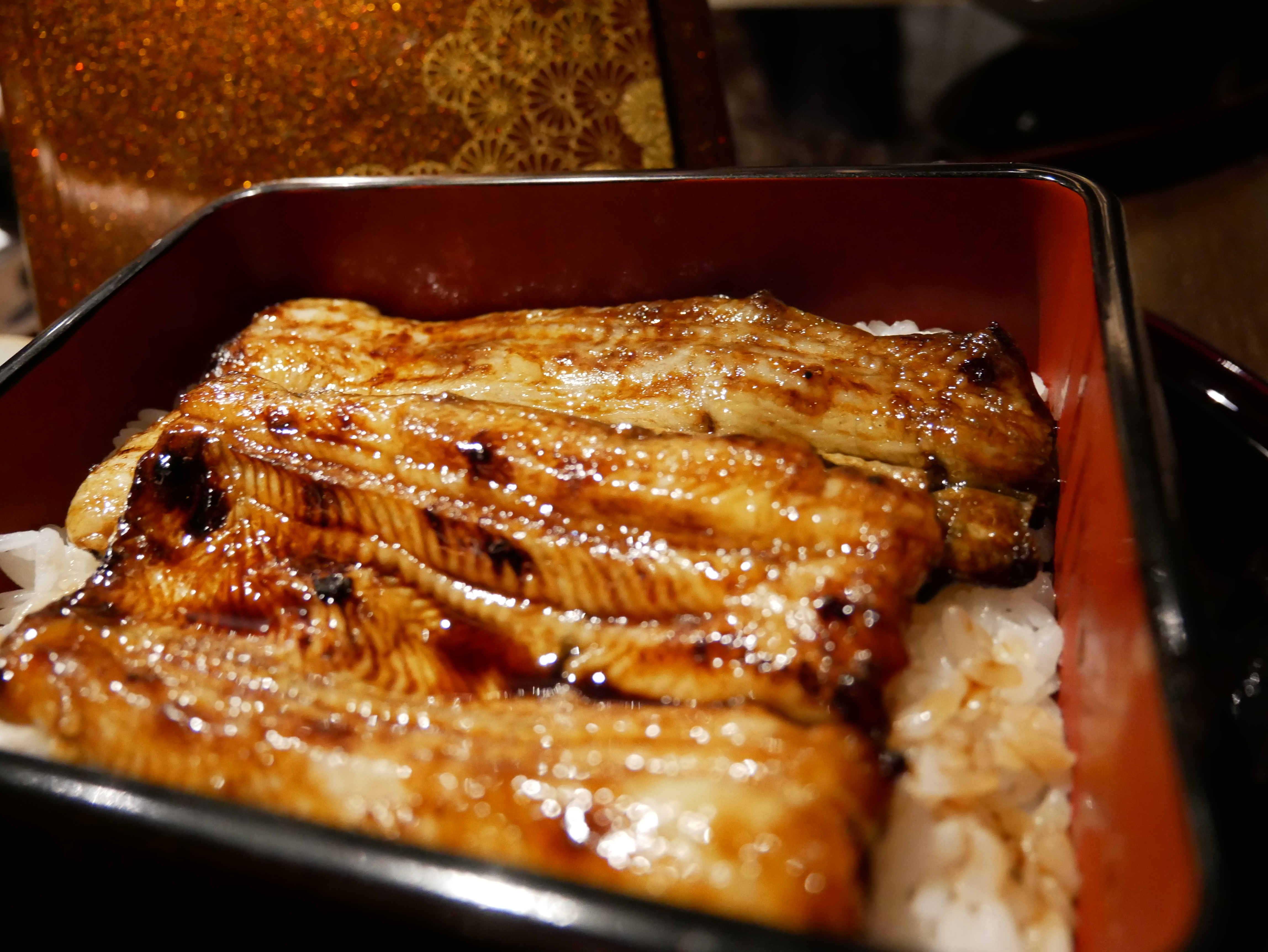 鹿児島県産の最高級のうなぎを使用した料理の数々【うなぎ天降川】