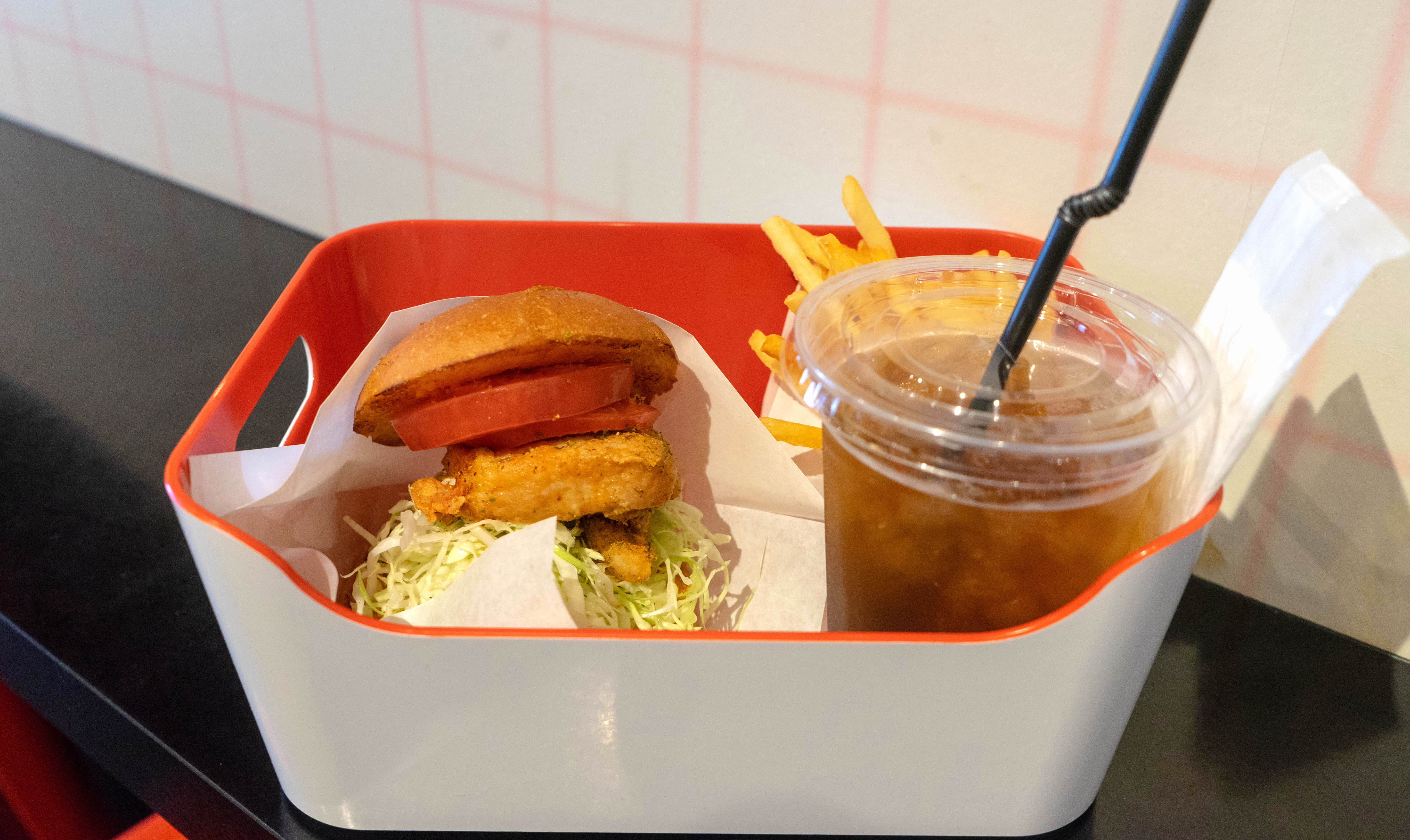 超贅沢コラボ！！大人気日本料理店『傳』×大人気焼肉店のバーガーショップ『HENRY’S BURGER』！