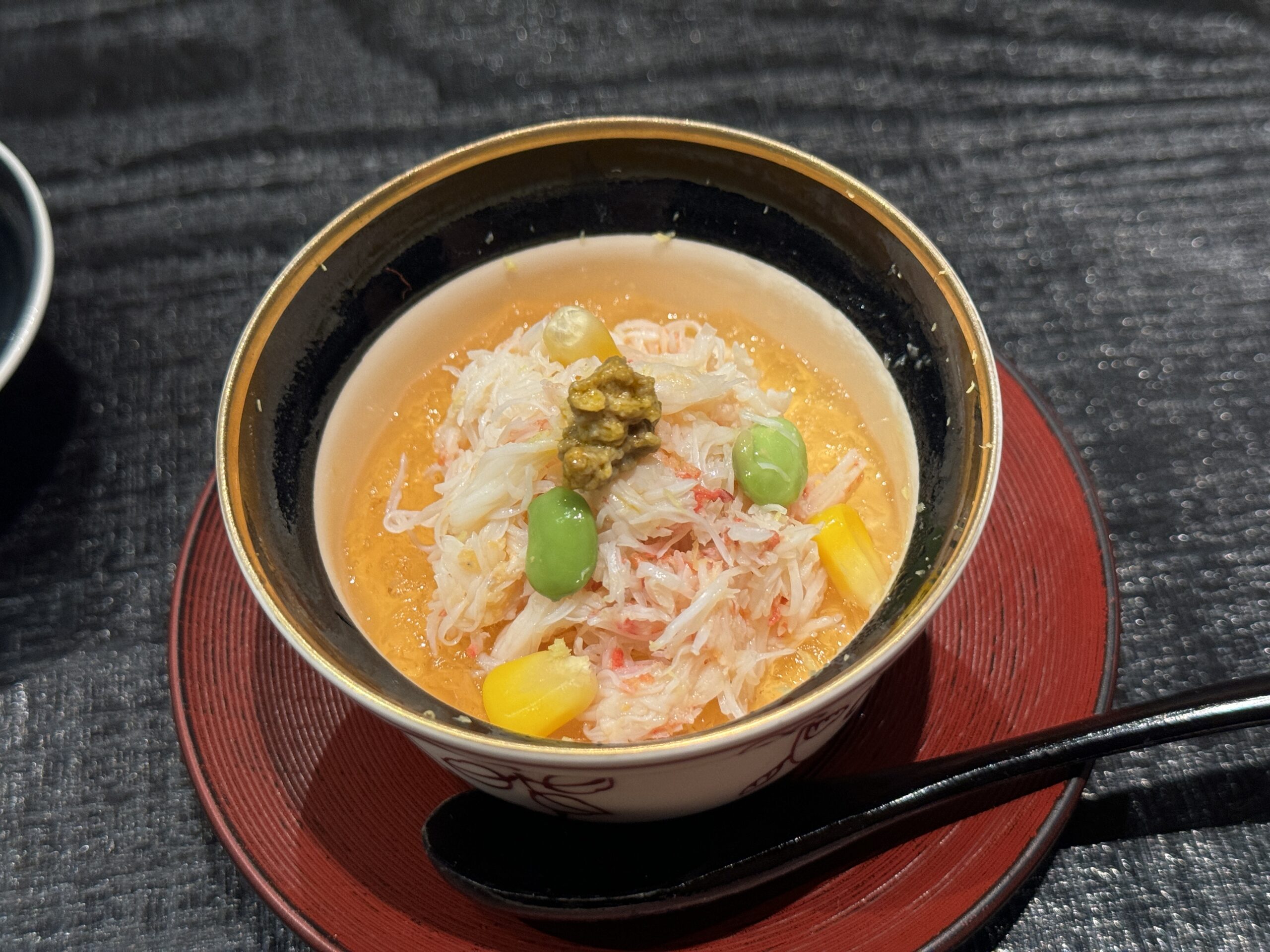 西麻布の隠れ家で味わう四季折々の美食 ～「七ひろ」高橋シェフが紡ぐ和の伝統と世界の技法～