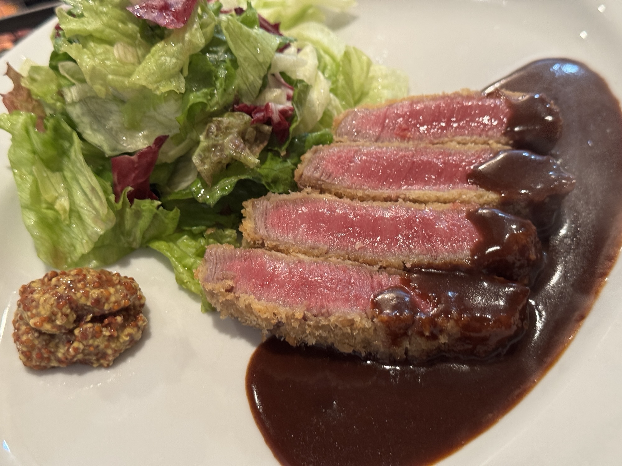 宮崎の老舗焼肉店「みょうが屋」で極上の宮崎牛を堪能